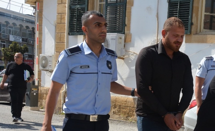 Polis araştırıyor