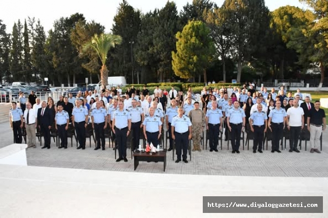 Plaket takdim edildi