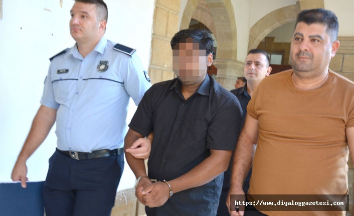 Elmacık kemiğini kırdı