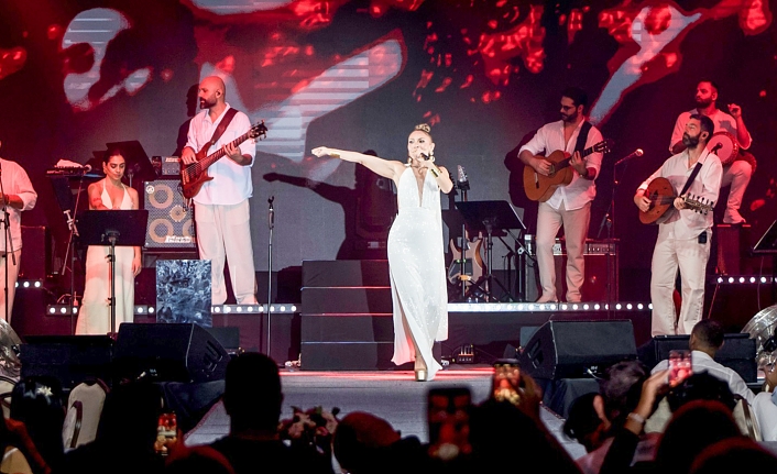 Merve Özbey kulakların pasını sildi
