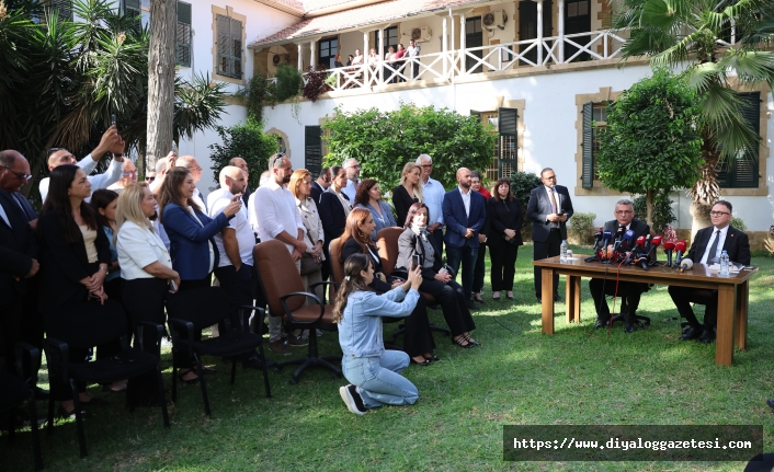 ‘Demokrasimizle gurur duyuyoruz’