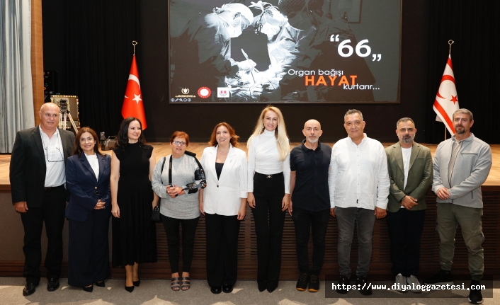 Özveriyi anlatıyor