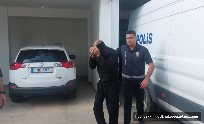 Telefonu inceleniyor