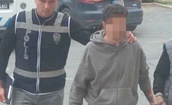 Kafasını şişirdi