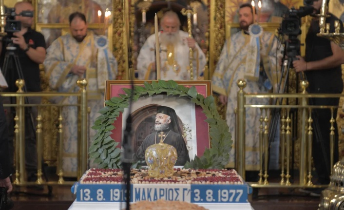 Makarios’un yolunda yürüyelim