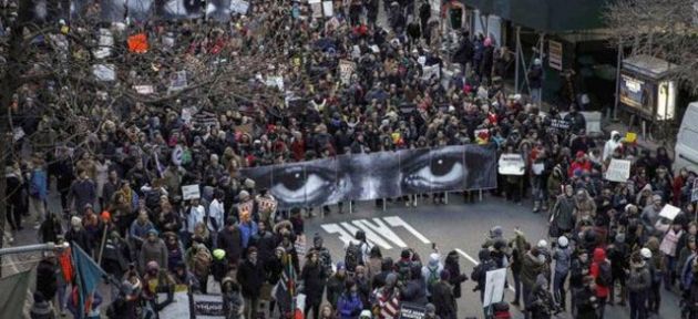 ABD’de 10 binlerce kişi polis şiddetini protesto etti