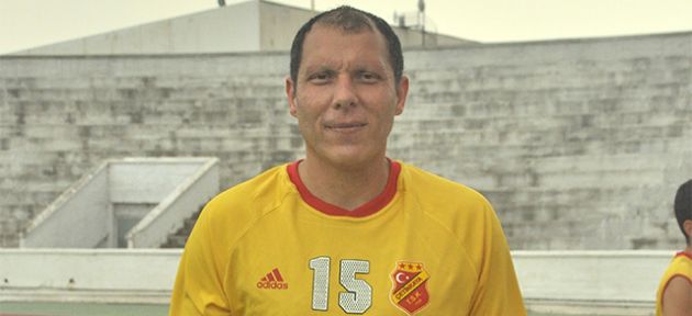Ahmet formayı giydi