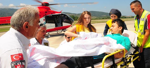 Ambulans helikopter geldi