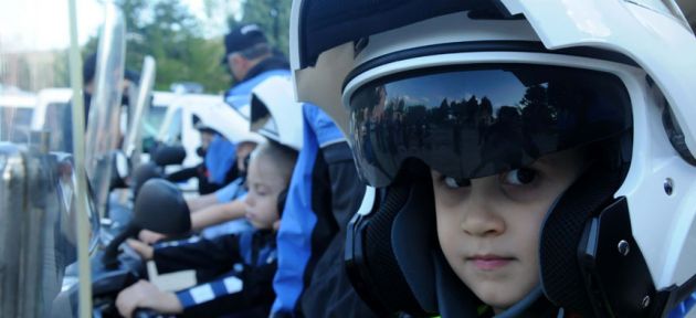 Anaokulu öğrencileri polis oldu