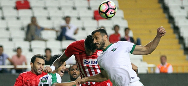 Antalya'da sessiz açılış: 0-0