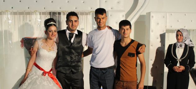 Ayşe ile Ali evlendi
