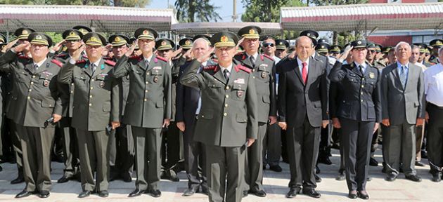 Başkent Lefkoşa’da Atatürk Anıtı ve Şehitler Anıtı’nda tören düzenlendi