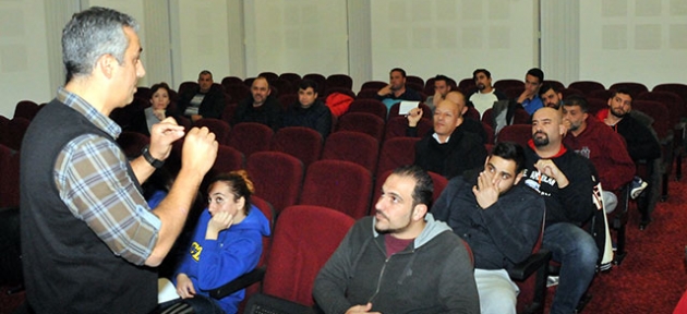 Basketbol antrenörleri seminerde buluştu