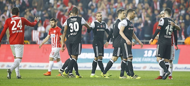 Beşiktaş’ta irtifa kaybı 0-0