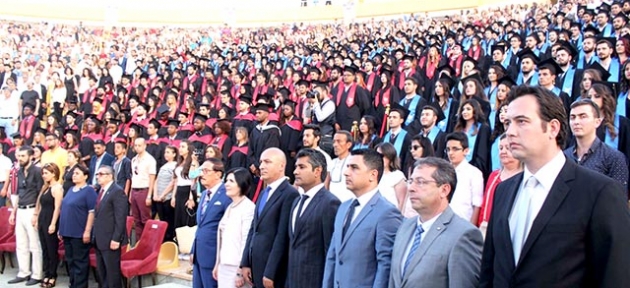 Bin 260 öğrenci  diploma aldı