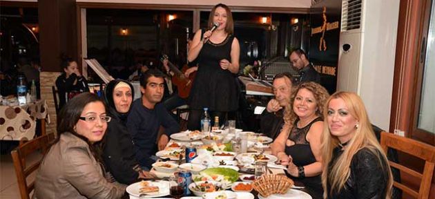 Bu Kadın Neden Ağlıyor?