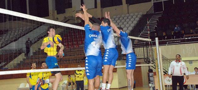 Çamlık ve Vakıflar finalde