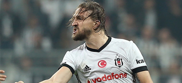 Caner Erkin'e 6 maç men