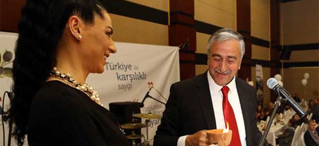 Akıncı: “Çiçek vermekle olmaz”