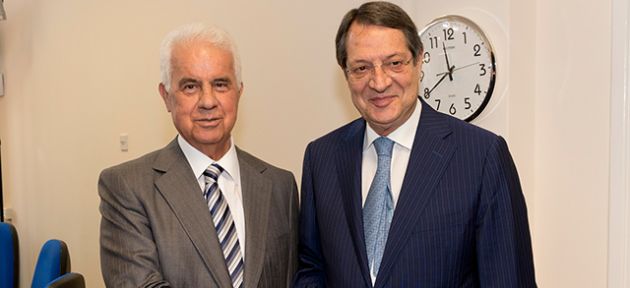 Cumhurbaşkanı Eroğlu ile Rum Lider Anastasiadis bir araya geldi