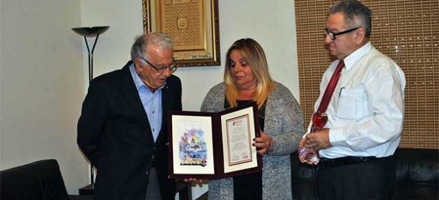 Denktaş’ın ödülü vakfa teslim edildi