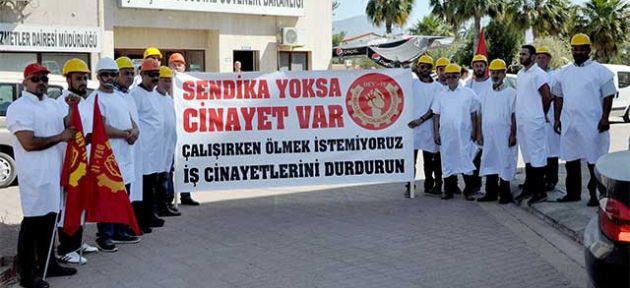 Çalışma Bakanlığı önünde kefenli protesto