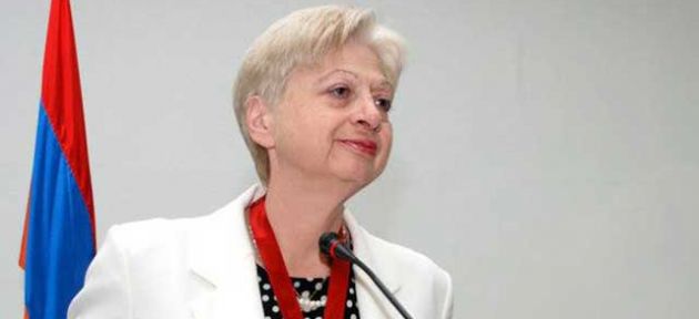 Eleni Theoharus federasyona karşı