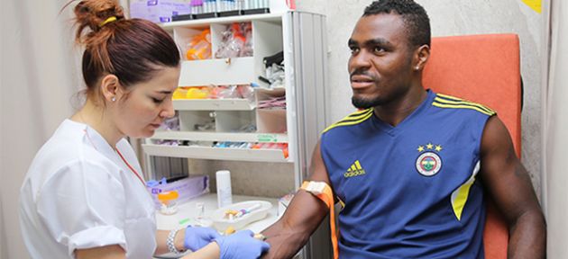 Emenike sağlık kontrolünden geçti