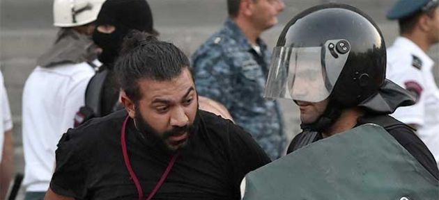 Ermenistan’da öfke büyüyor