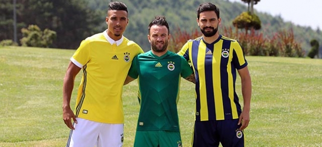 Fenerbahçe’de yeni formalar tanıtıldı