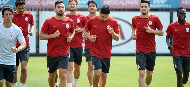 Galatasaray İsviçre’ye gitti