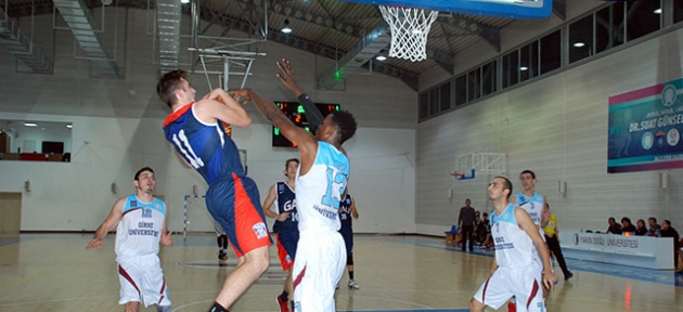 Girne fark attı 93-55