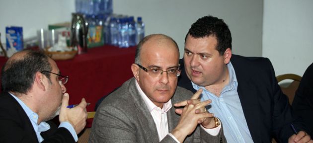Karoyan sahnede