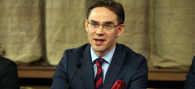 Katainen adaya geliyor