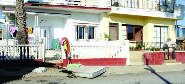Kendini ateşe attı