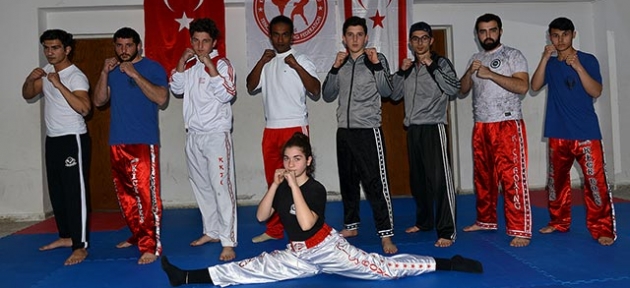 Kickboks’ta durmak yok