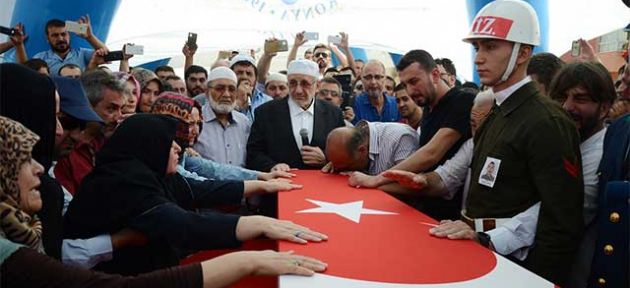 Konya şehitlerine ağladı