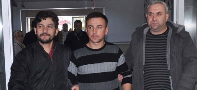 Köy muhtarını vurdular