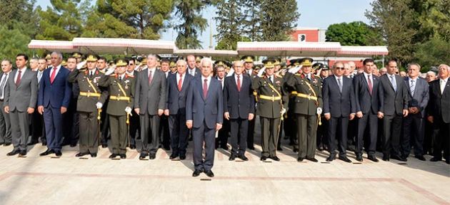 Lefkoşa’da ilk tören Atatürk Anıtı’nda yapıldı