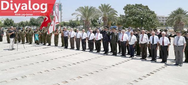 Lefkoşa’da saygı duruşu