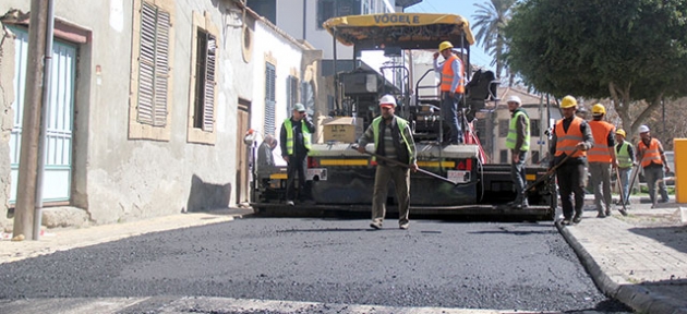 Lefkoşa’da sokaklar asfaltlanıyor