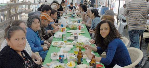 Luricina'da fırın kebabı kapışıldı