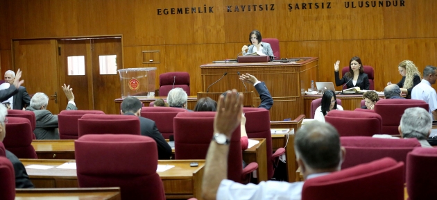  Makam araçlarını eleştirdi