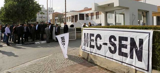Mec-Sen Meclis’te 3 saatlik uyarı grevi başlattı