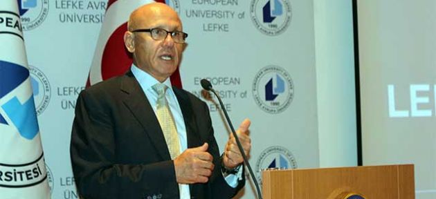 Mehmet Ali Talat öğrencileri bilgilendirdi