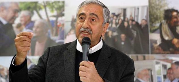 Mehmetçik’te halkla buluştu