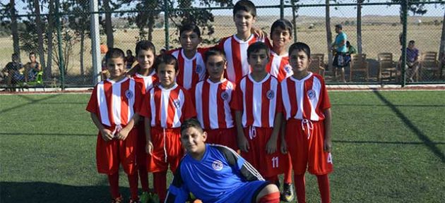 Minikler futbola doydu