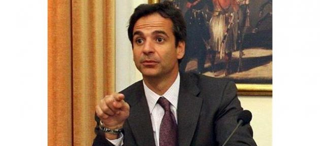  Mitsotakis adaya geliyor