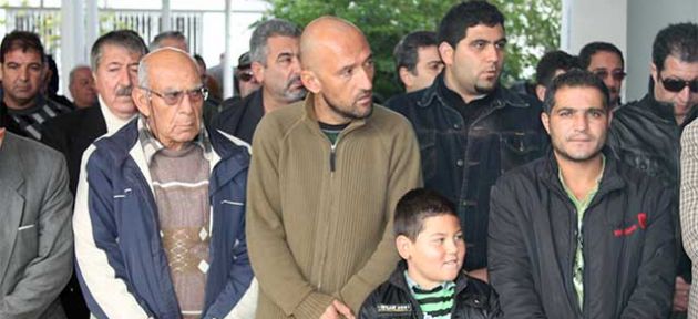 Mustafa Avukat mübrek günde defnedildi