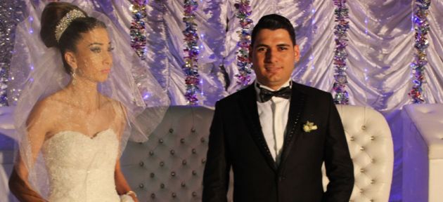 Mutlulukları  gözlerinden  okunuyordu